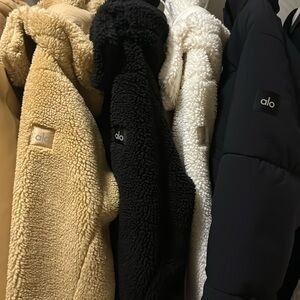 Beautiful aloyogaw Sherpa jacket